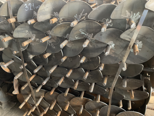 Анкер (якорь) садовый металлический